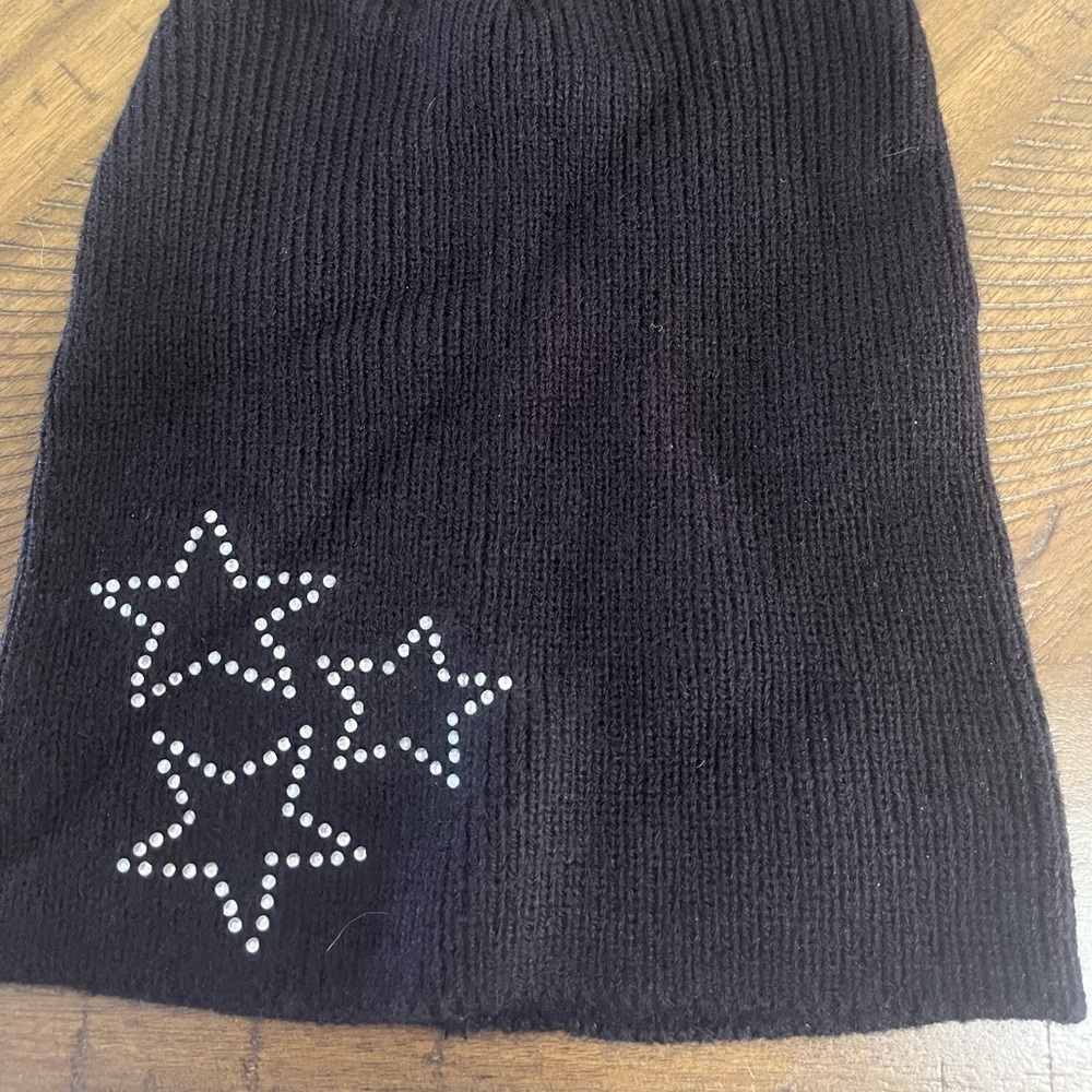 Black hat with stars on front